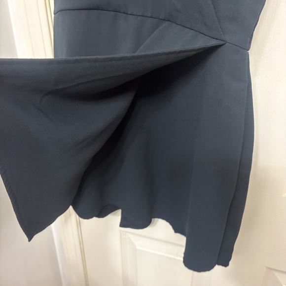 Abercrombie & Fitch Faux Wrap Skort Romper V-neck Black in Sz 6 - Picture 5 of 8